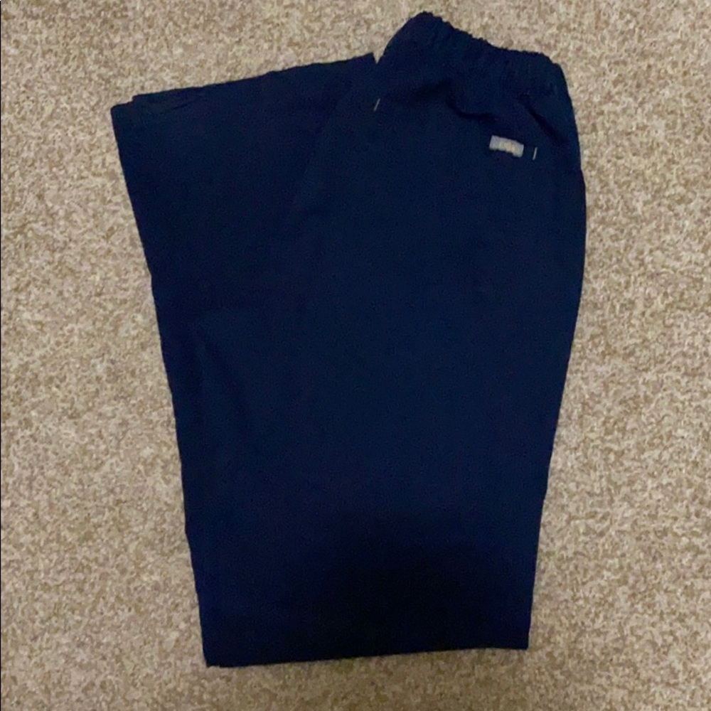 Older style FIGS navy scrub set
